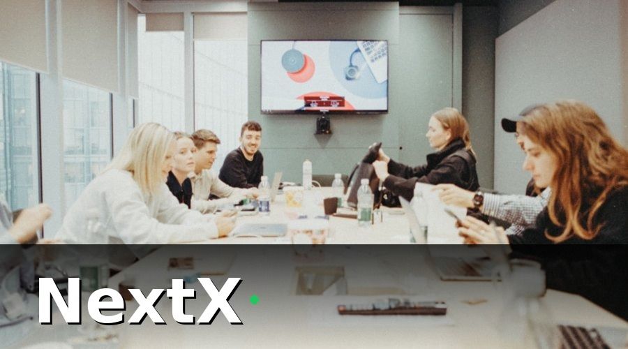NextX — Tại sao phòng kinh doanh 100 người cần CRM riêng?